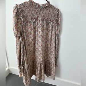 Wayf floral puff long sleeve dress. Size small.